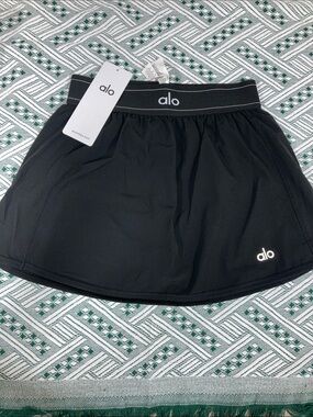 ALO Yoga Black Athletic Skirt with Logo Waistband